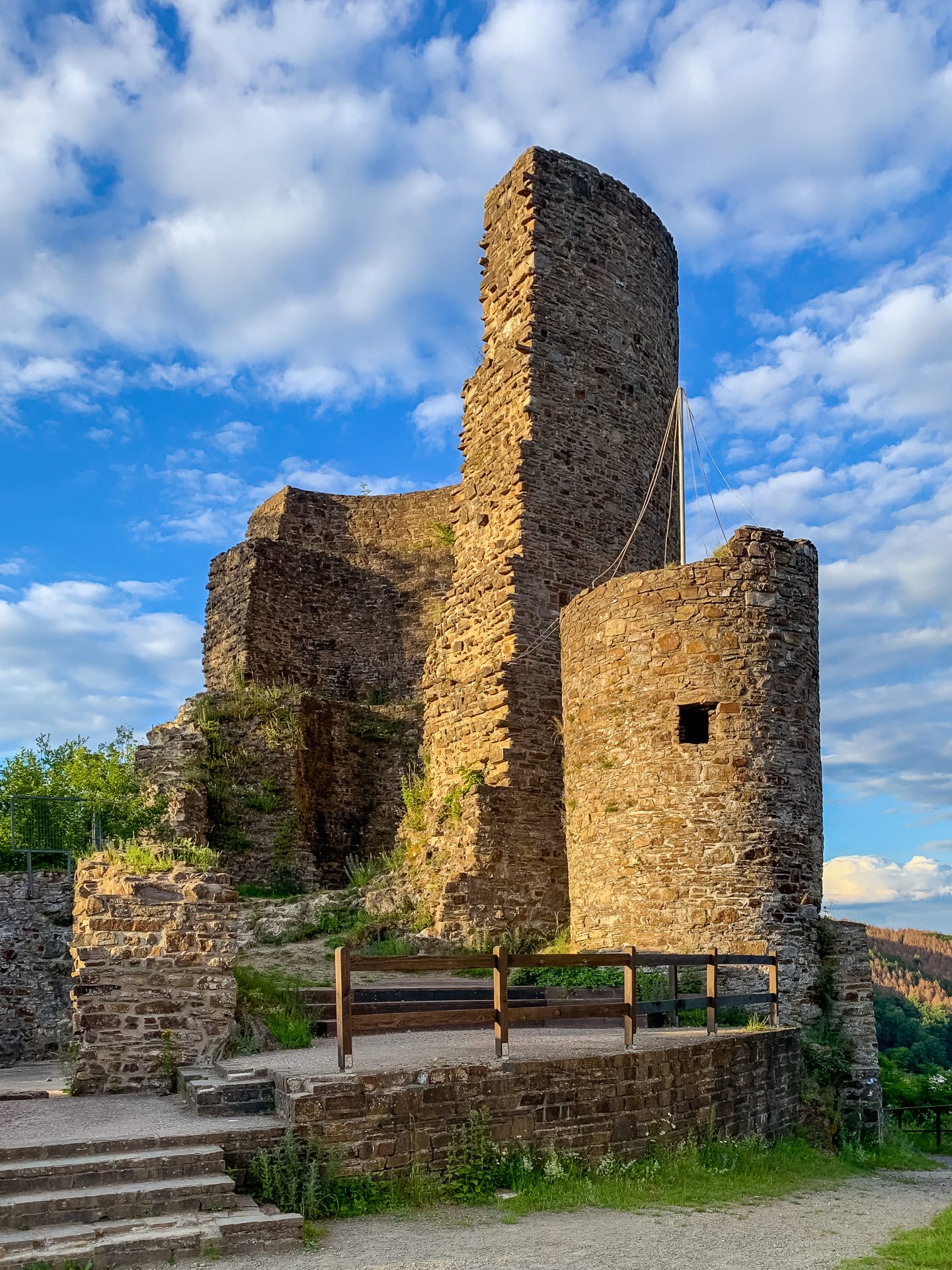 Burg Windeck Burg Windeck im Sommer